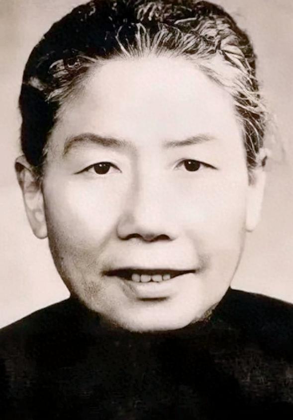 越扒越惊人，南京博物院有两任院长轻生，其中一位与曾国藩有渊源。南京博物院的历