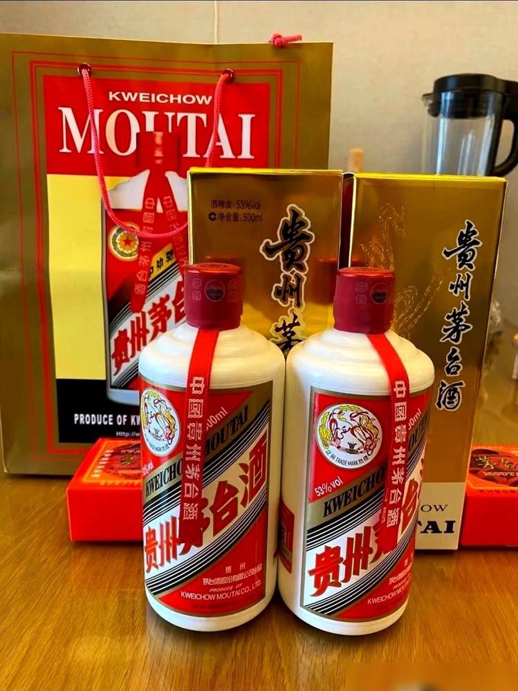 茅台今天的行情，真是绝了。我身边好几个闲不住的老哥现在啥副业都不做，天天定好