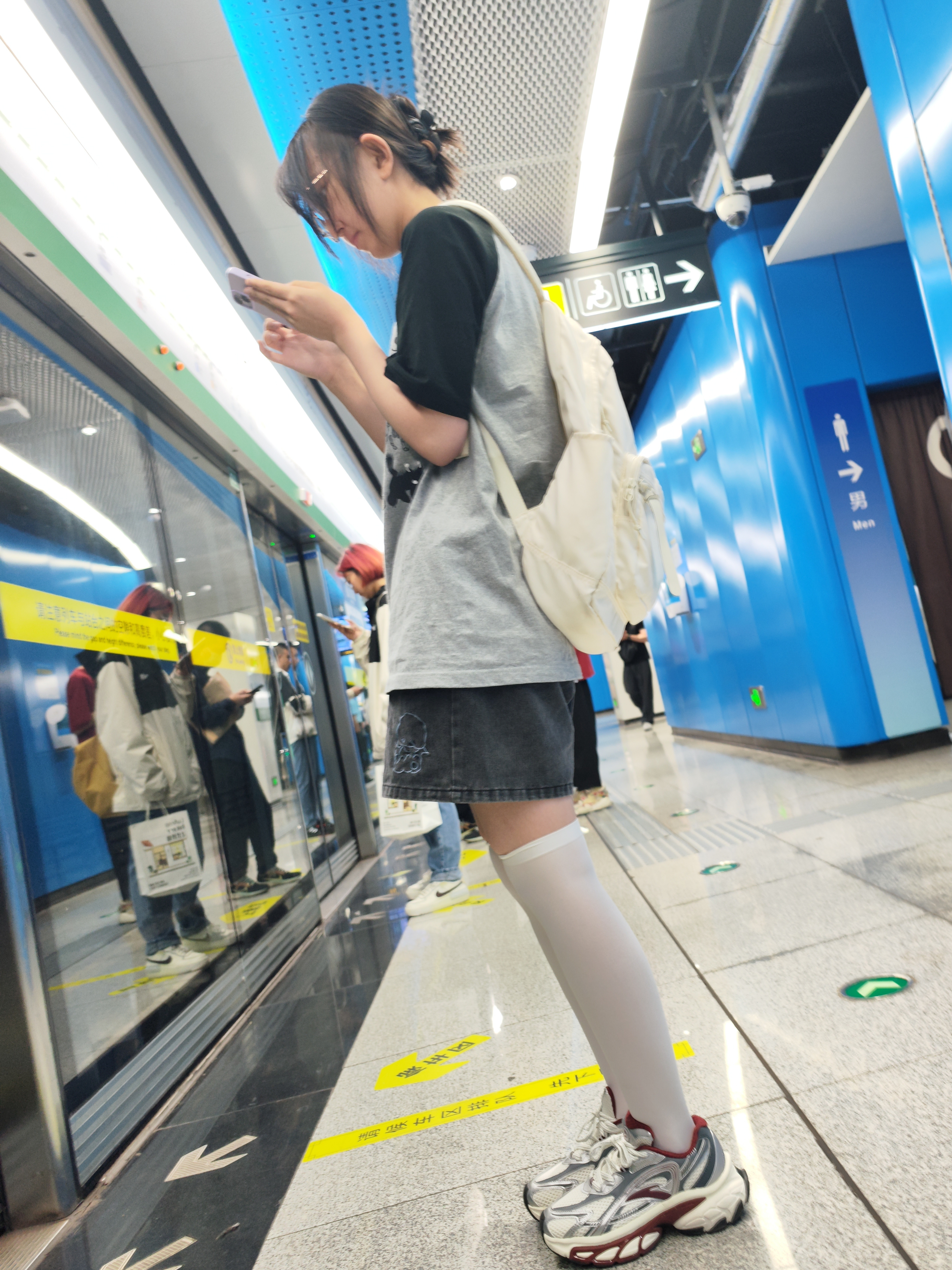 街拍小姐姐穿搭时尚潮流​​​