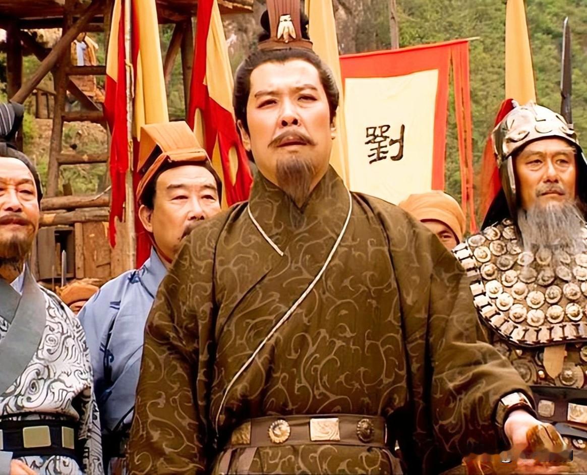 公元222年八月，刘备终于跑到了白帝城。他身后拖着几百个残兵败将，铠甲上全是灰，
