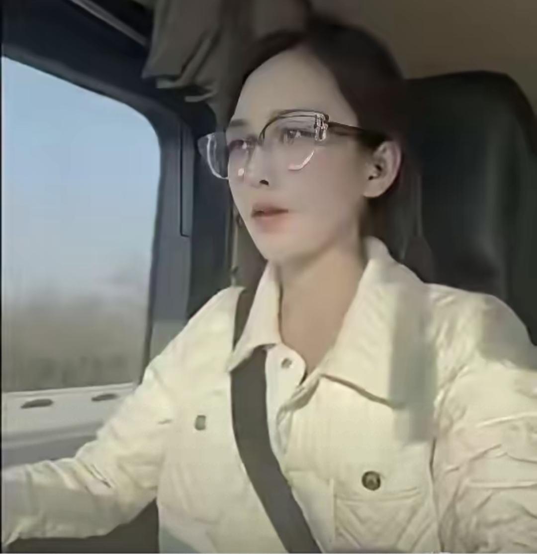 2025年12月23日晚上，王迪的半挂车在新疆高泉段出事了。那边下了好几天雪，路