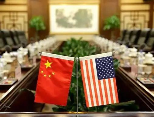 谢谢你张召忠！你真是伟大的预言家！2015年你就说过：“美国啥也不干，让东方大