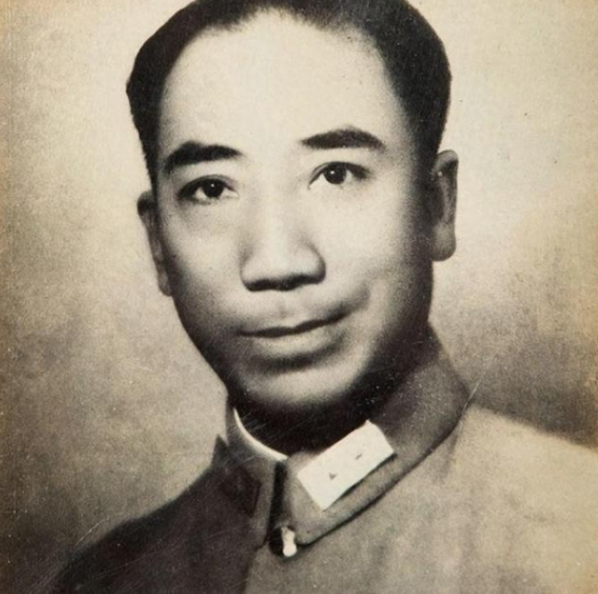 1953年，蒋介石得知戴笠的儿子戴藏宜被枪毙，当即命令毛人凤把戴的后人接到台湾。