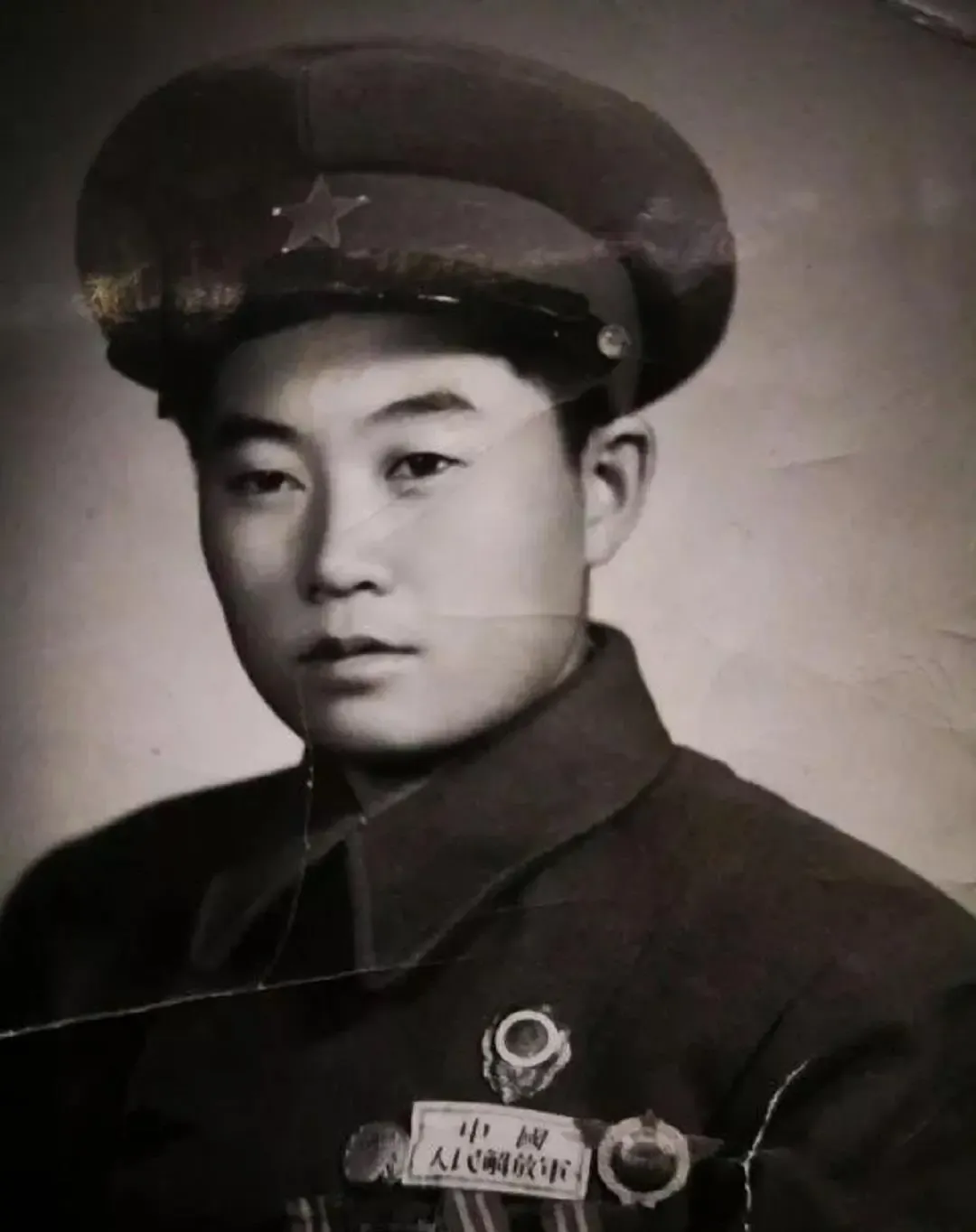 1950年，一名叫郭富的男同志因病被送到医院后，他强烈要求女医生为他检查身体，没
