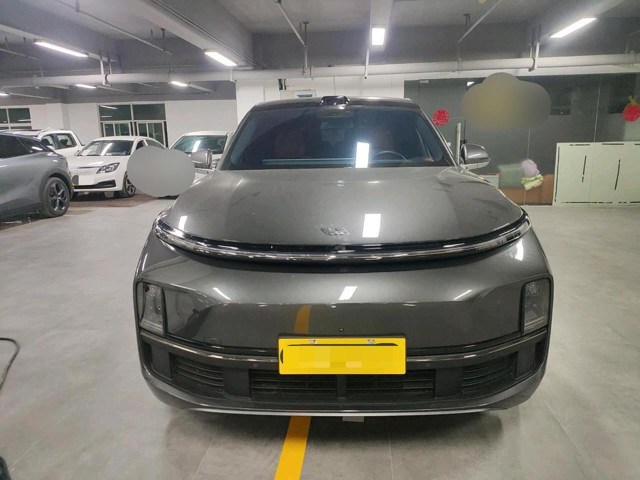 理想L8，上马路牙子会崴脚？前两天验了一台理想L8，2023年2月上牌的Max