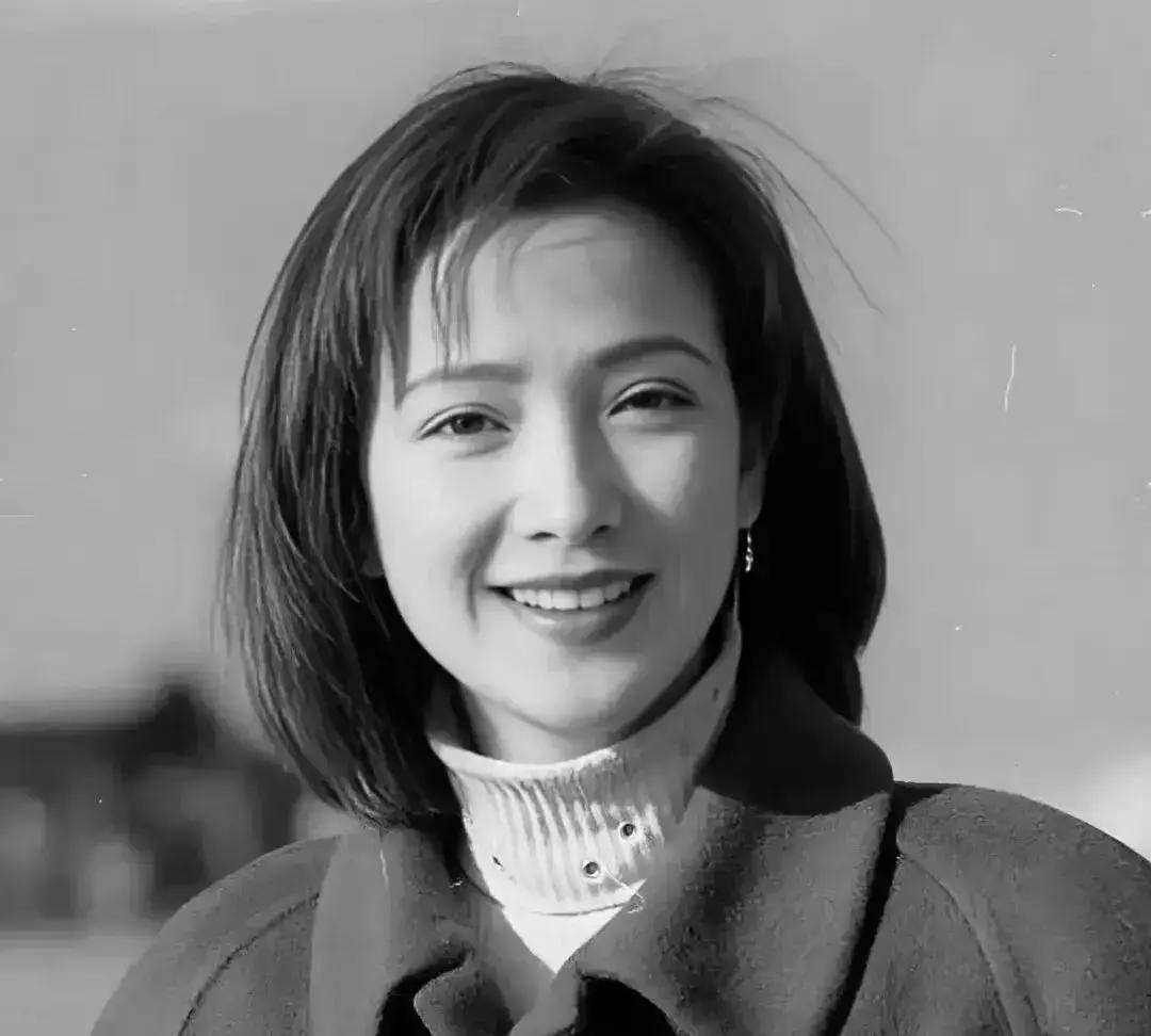 人走了，戏还在。家属说仪式不公开，那就安静送她最后一程。可行业没忍住