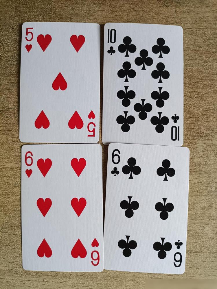 第一次玩24点，我盯着四个数字发愣，加减乘除在脑中打架。那还是三十多年前上初