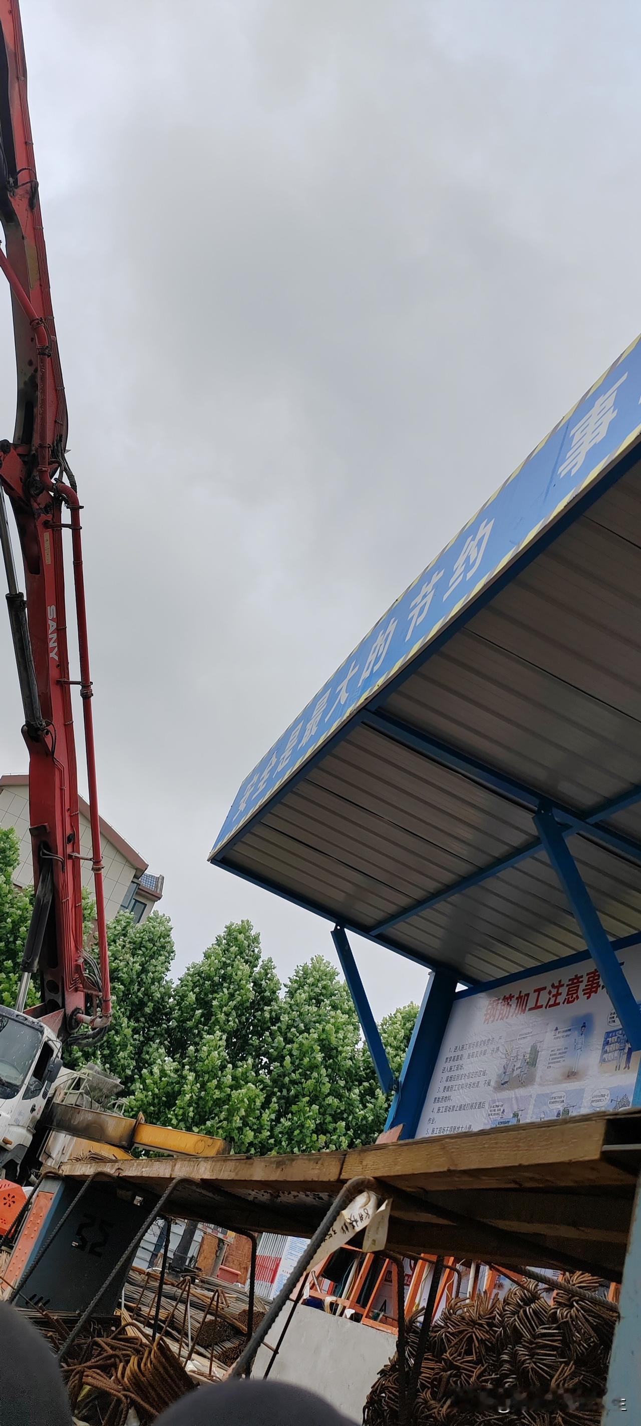 没活干不敢回家，多少农民工藏着这样的心酸你发现了吗，是不是有不少男人，明明