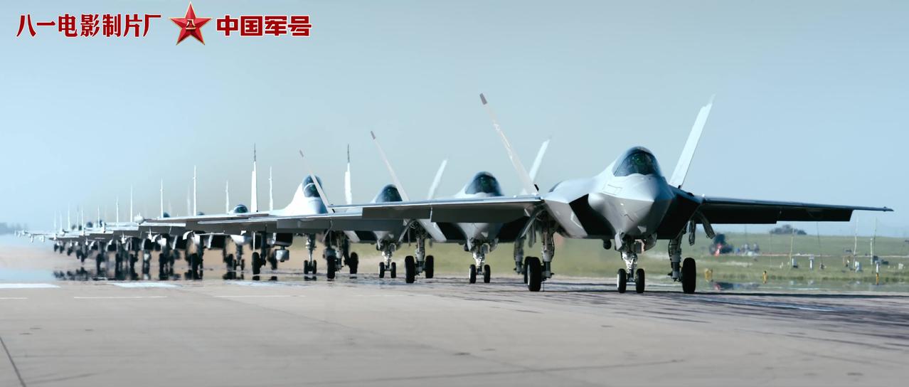 在高市早苗叫嚣“台海有事就是日本有事”的话语，至今不撤回，还在拼命挑衅中俄，甚至