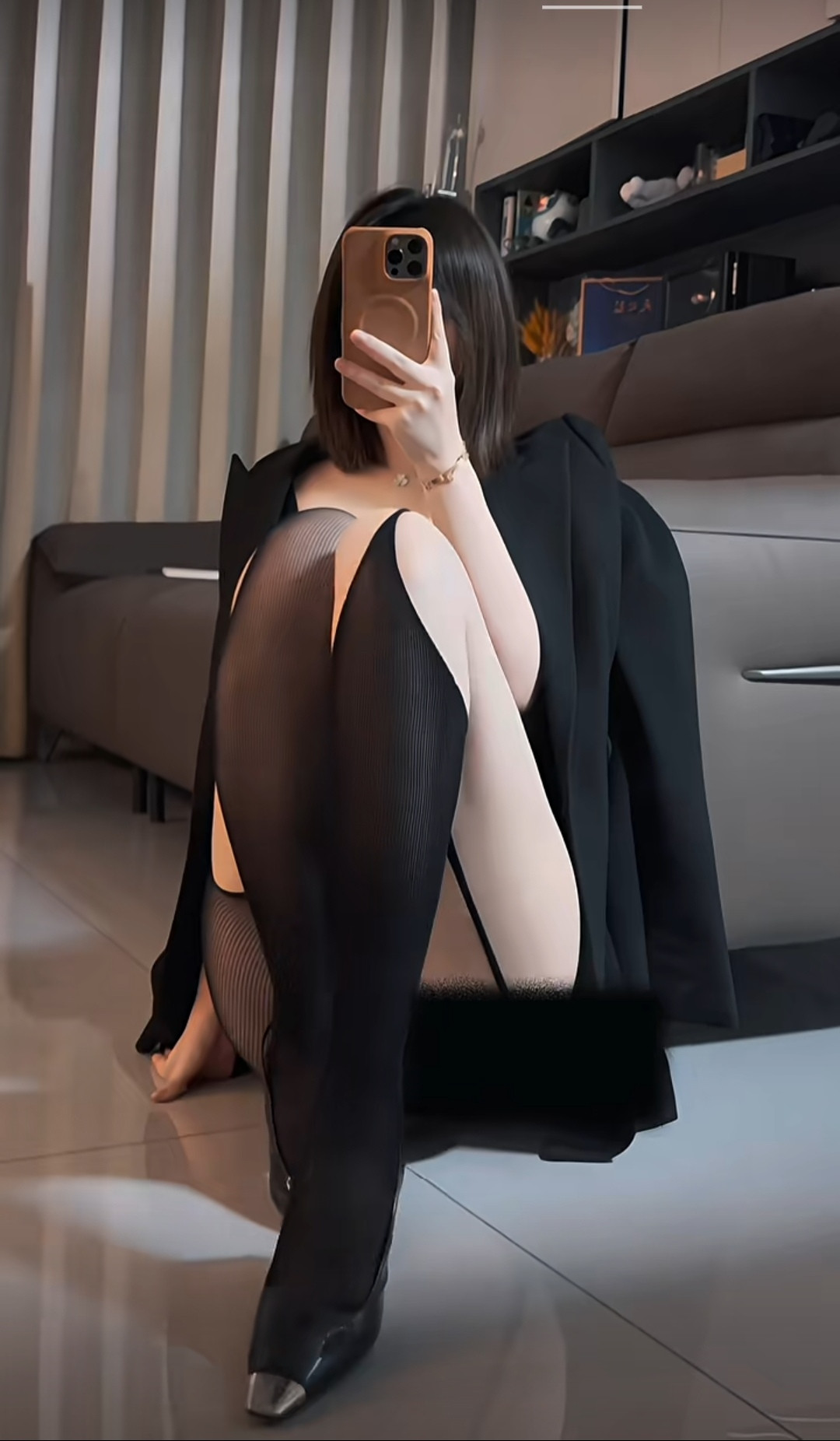 黑白光影嫩滑长腿控性感大长腿美女丝袜高跟鞋<!...