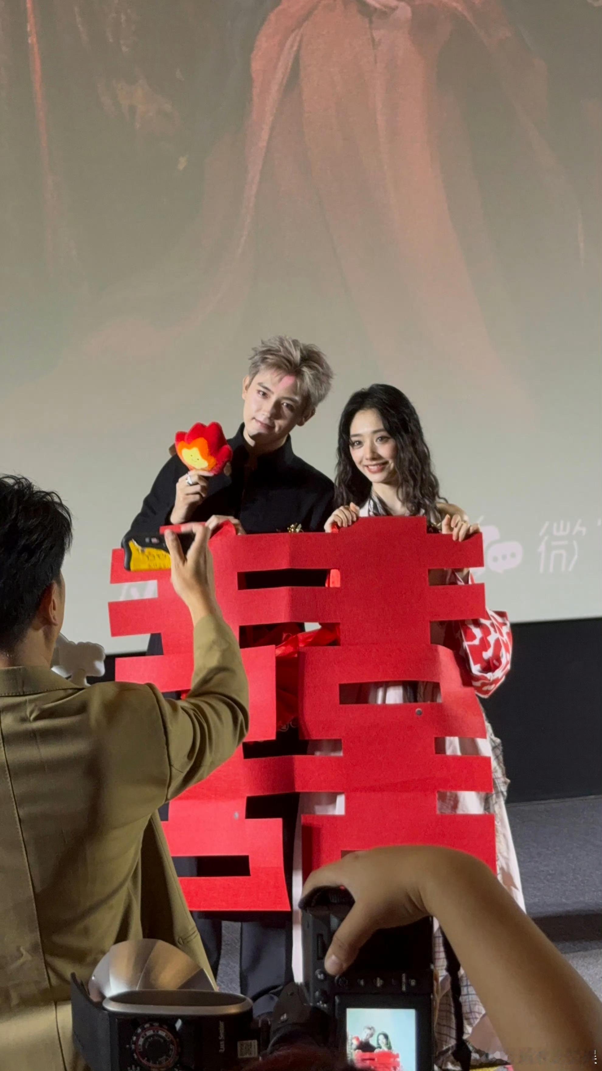 我靠！！现在的bg剧宣已经都已经这样了！！！​​​