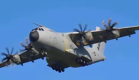 美军太豪横了，两名飞行员已经成功救回!这次美军，一共损失了一架A-10、两架C