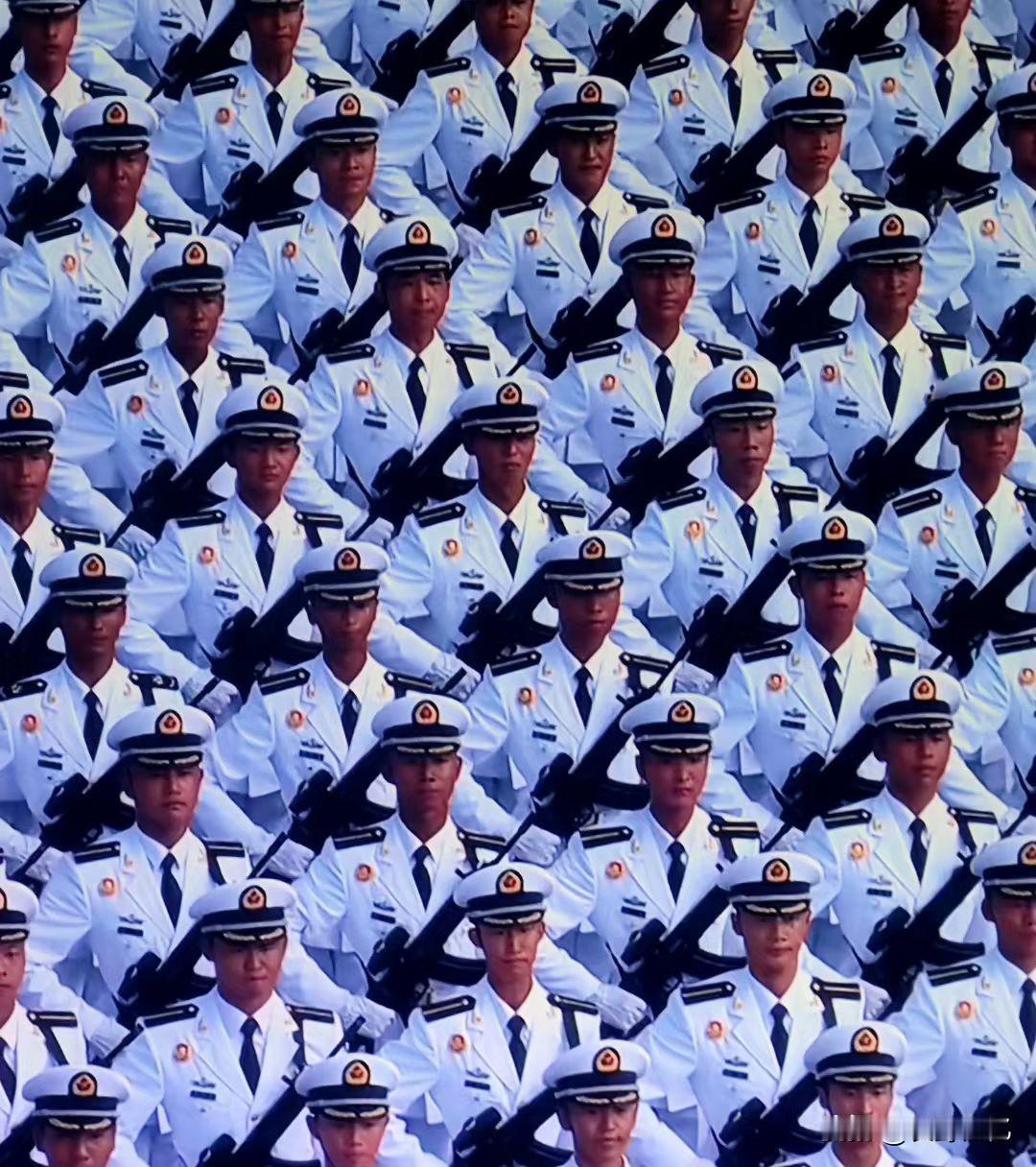 试问地球上还有哪一个国家像中国一样，有如此强大且非凡的组织能力，能做到如此整齐划