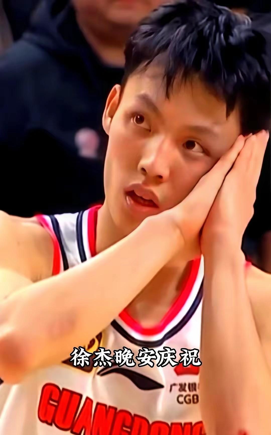 辽宁男篮真是没意思，不声不响不跟广东队玩了，不吭不哈退出了辽广大战。一个是实力巨