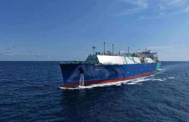 2艘LNG运输船险些闯过海峡，此前通报为开赴中国，更改目的地后被伊朗叫停！多家媒