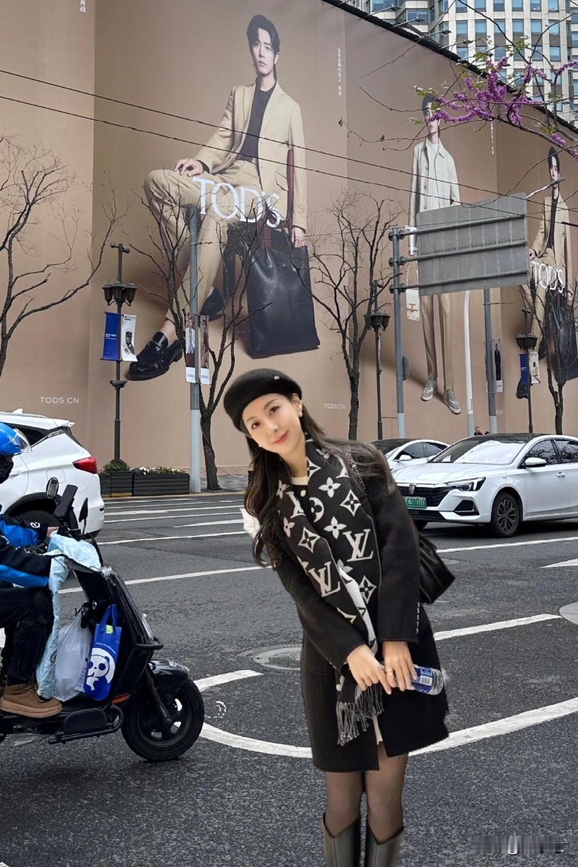 上海南京路📍都快成为肖战路了！最近上海都是肖战！谁懂啊家人们！！作为小飞