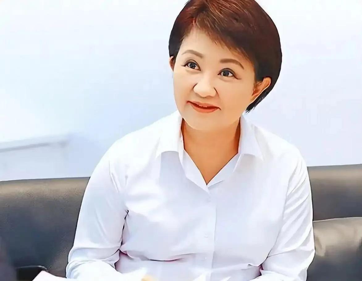 想要竞选2028，卢秀燕一件事没做好，被蓝营一人炮轰，不简单毫无疑问，台中市