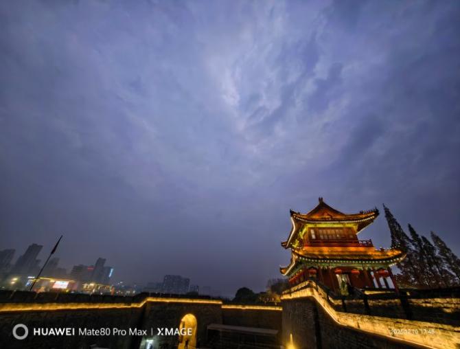 经过贸易战，科技战，回头一看，中国已经非常强大，现在要说中国短板，唯一较弱的就是