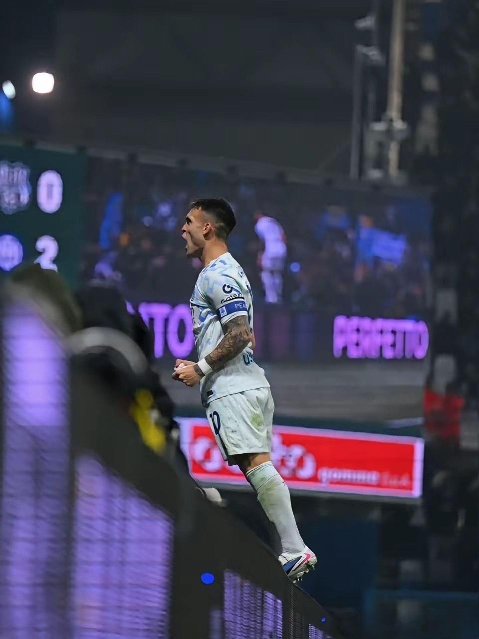 意甲对国际米兰的处罚，简直是“罚了个寂寞”！因为希望球员投掷烟火炸伤奥代罗这种荒