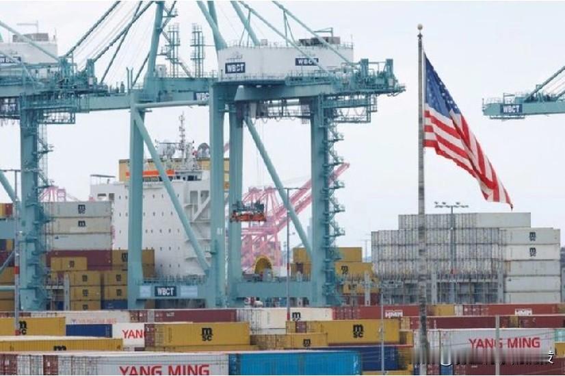 特朗普政府暂停港口费，寻求与中国就航运问题进行谈判。华盛顿(路透社)——特朗普