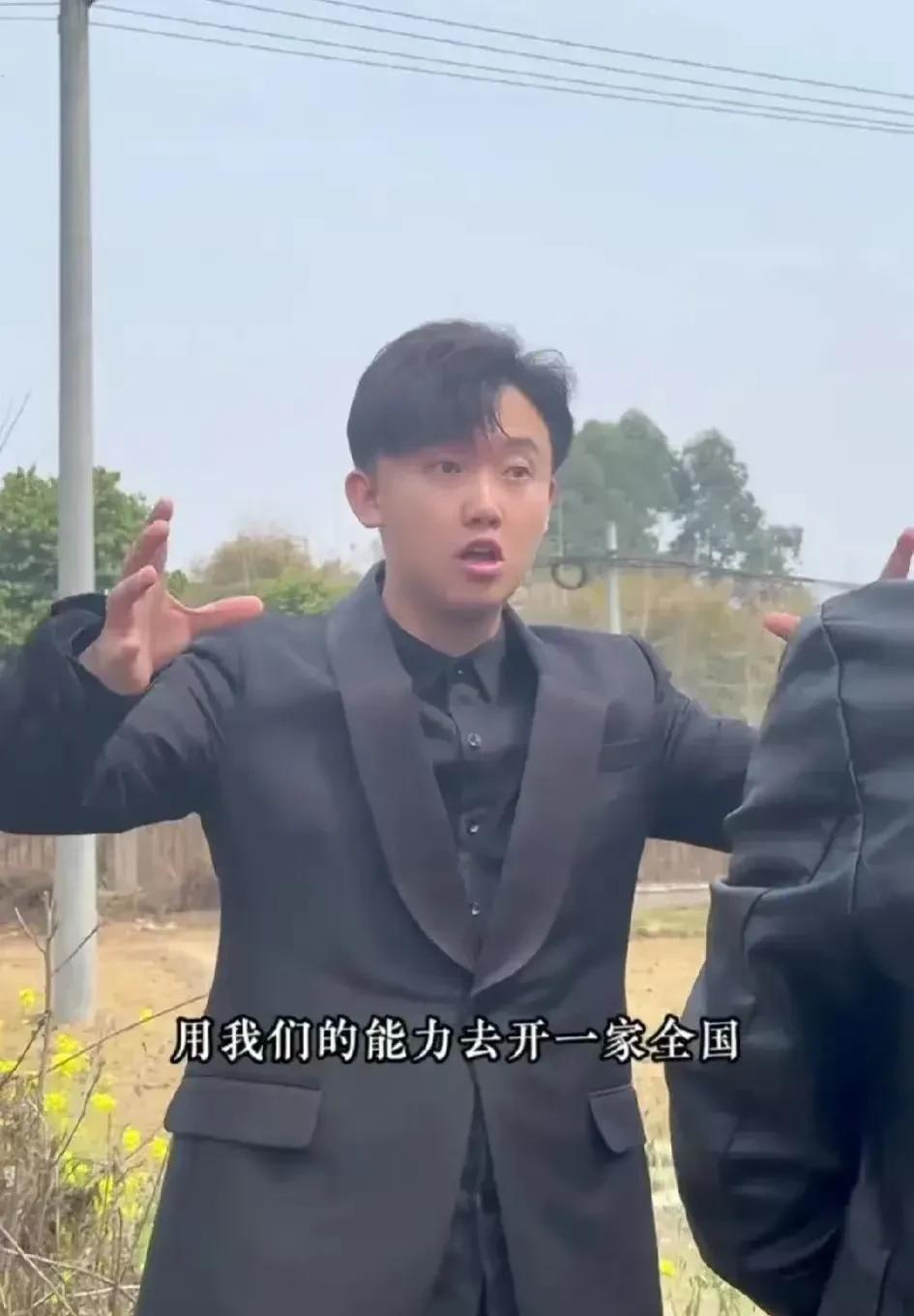 被誉为快手“情感第一教父”的四川可乐声称今年会去联合国总部直播，要让家人们见证自