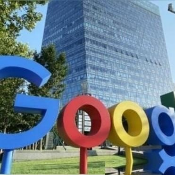 当年的坚持对了。2010年，咱们要求谷歌把中国用户的数据存在国内，别往外传。谷歌不干，直接撤出中国。