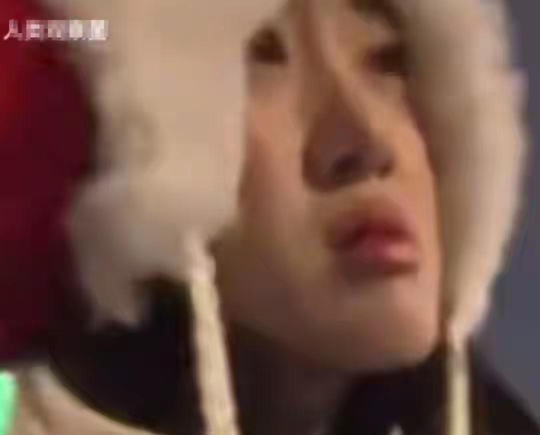 女子松花江桥上白嫖照片后续，正脸曝光，是个惯犯，恶心的事不止做了这一件。女子