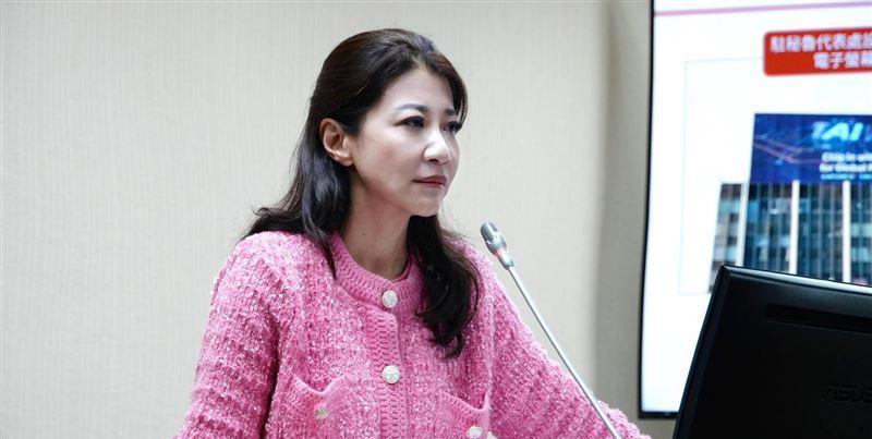 王世坚反罢免还送卫生纸酸柯建铭　林楚茵呛：伪君子还真小人？绿委王世坚呼吁罢团撤