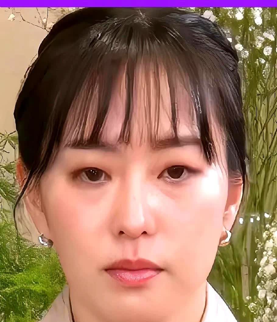石川佳纯参加电视节目，主持人最终还是提到了马龙，这下就难为单身的她了，本来前面有