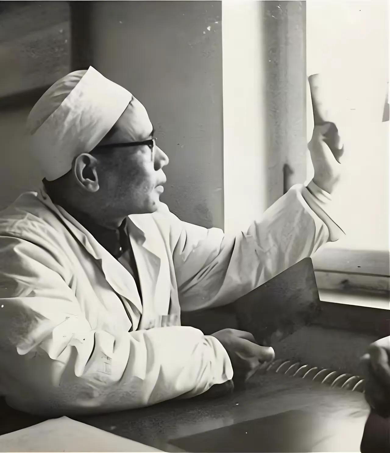 1950年广西土匪陈善文被判死刑，为了活命他交出2张独门药方！谁知，这2张药方竟