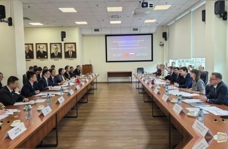 俄方抛出重磅筹码：拿出万亿资金与七百万平方公里区域作为合作条件，打算联手中国？美