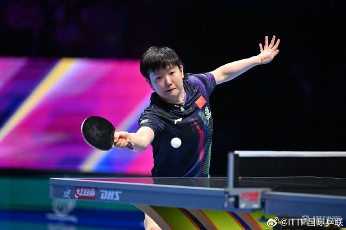 恭喜孙颖莎获得世界杯三连冠。这也是她个人第五个三大赛冠军（2次世锦赛、3次世界杯