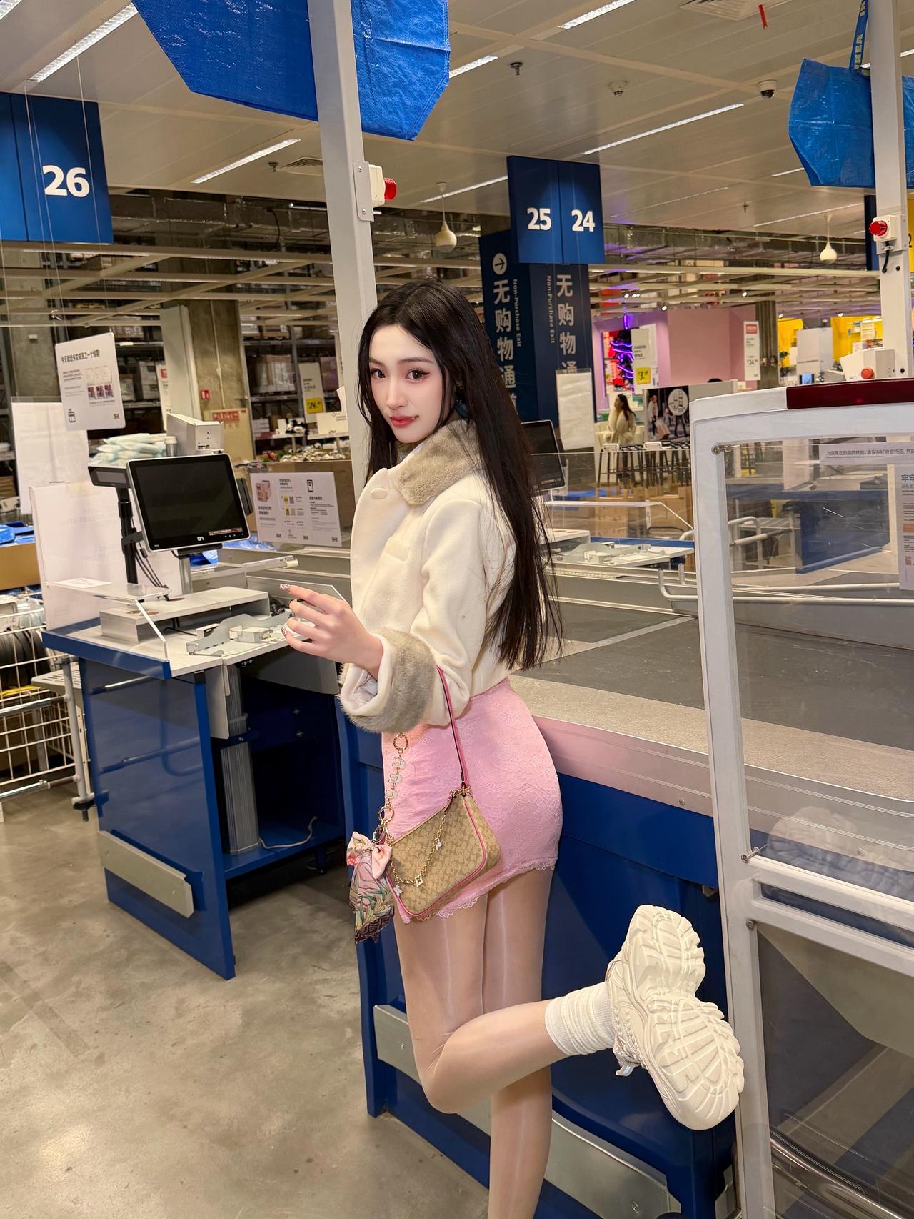 人总是喜欢逃避请你看着我的眼睛继续穿搭ootd穿搭