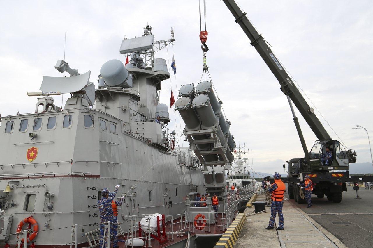 越南海军的Molniya级导弹护卫舰的导弹装载和控制面板。