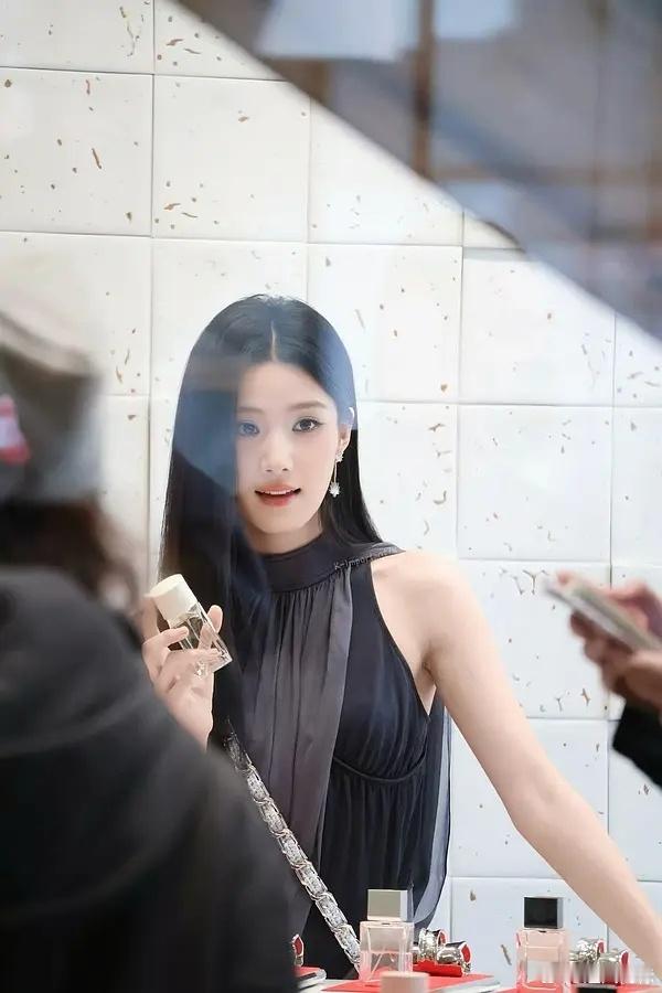 卢昱晓真美啊，从23年一路看过来，真是养成系了