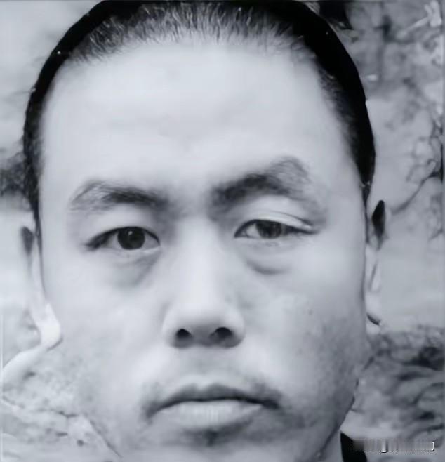 杨进兴，这个名字足以让人不寒而栗。他亲手杀害了300多名共产党人和抗日将领，其中