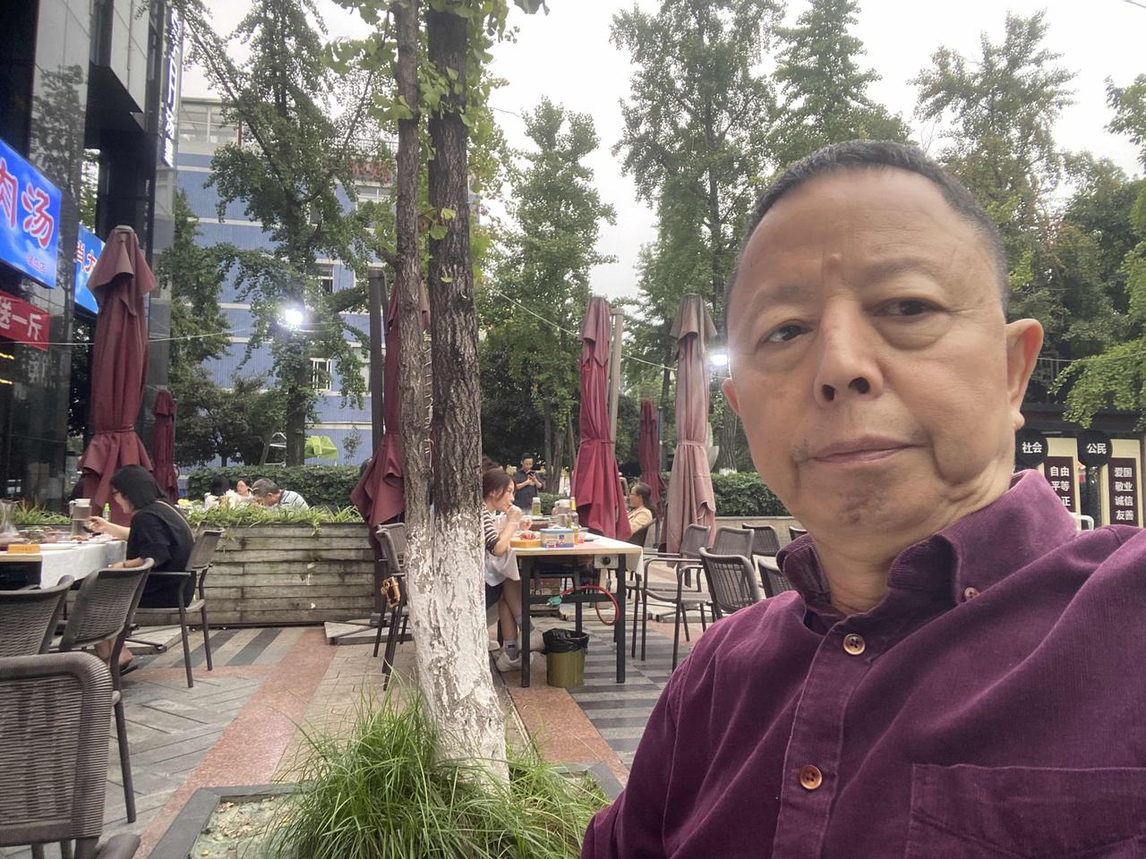 坚持，俄乌之战最惨烈时期即将结束！各位网友，晚上好。我们继续关注俄乌之战。