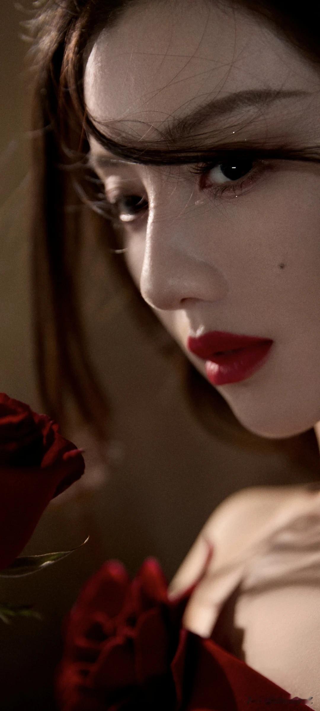 王鹤润写真壁纸～玫瑰色的性感暴击！记录我的2026