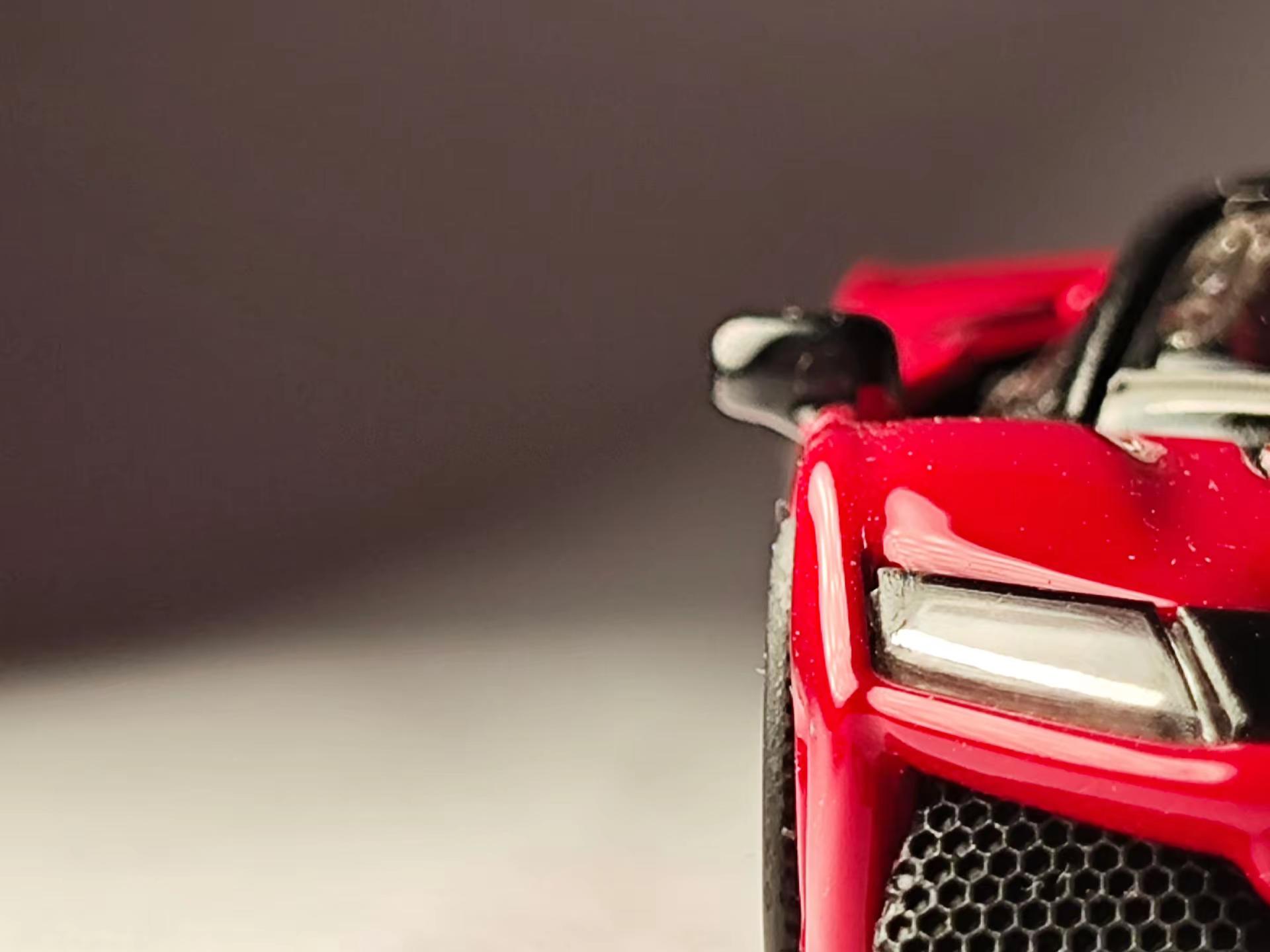 法拉利第六代旗舰Hypercar，2024年10月伊莫拉赛道发布，接替拉法LaFerrari，全球限
