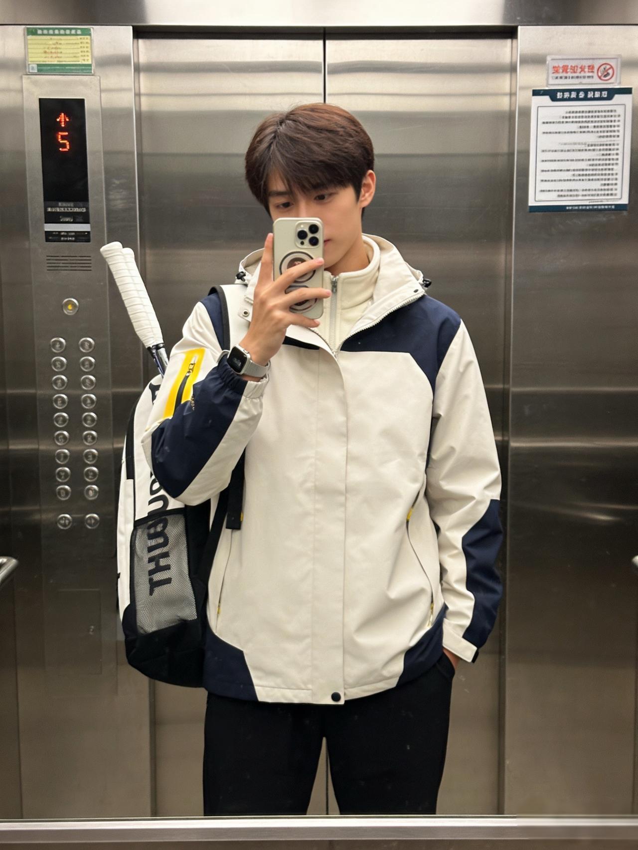 属于运动的冲锋衣战袍准备焊身上了！