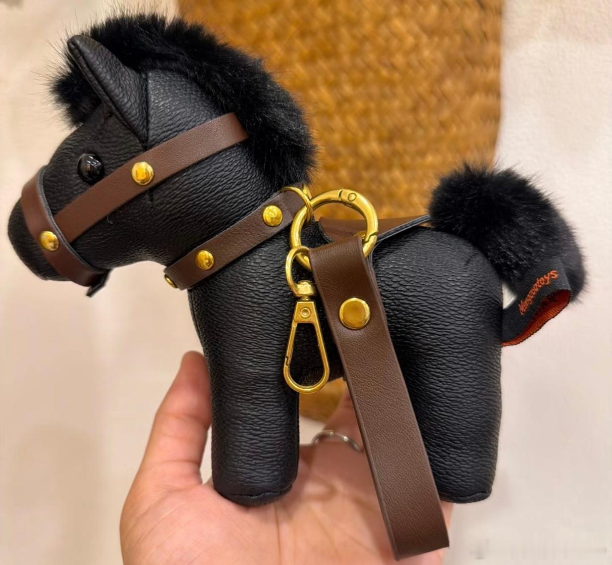 高盛研究了中国2001年以来的五个五年规划，发现了一个非常惊人的规律：过去的政策