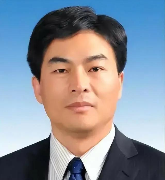 山东贪官刘天东被查，当地百姓放鞭炮摆酒庆祝，大快人心！正厅级官员刘天东涉嫌