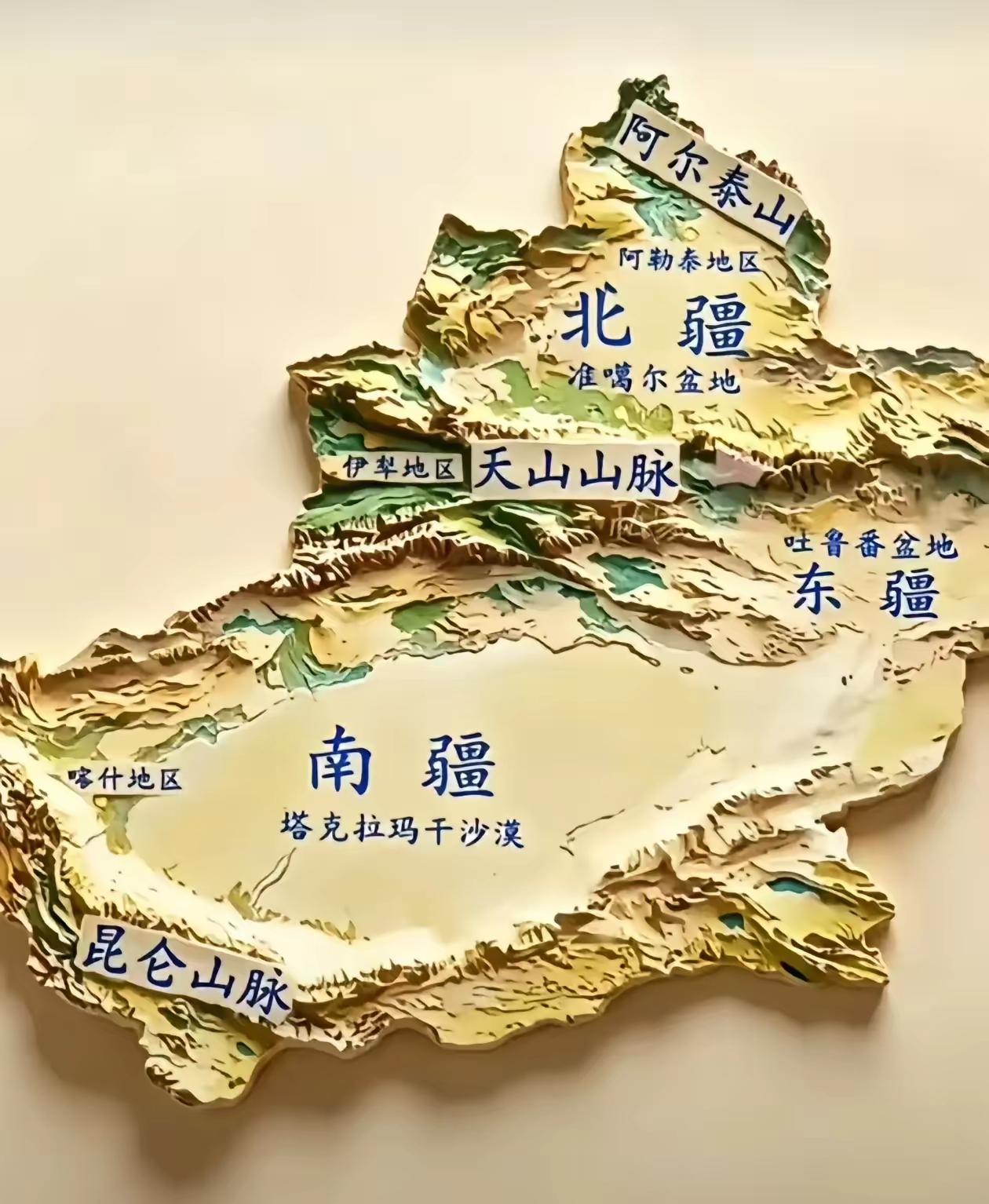 之前做新疆攻略翻了快二十篇游记，满屏都是南疆看人文、北疆看风景，压根没注意到东疆