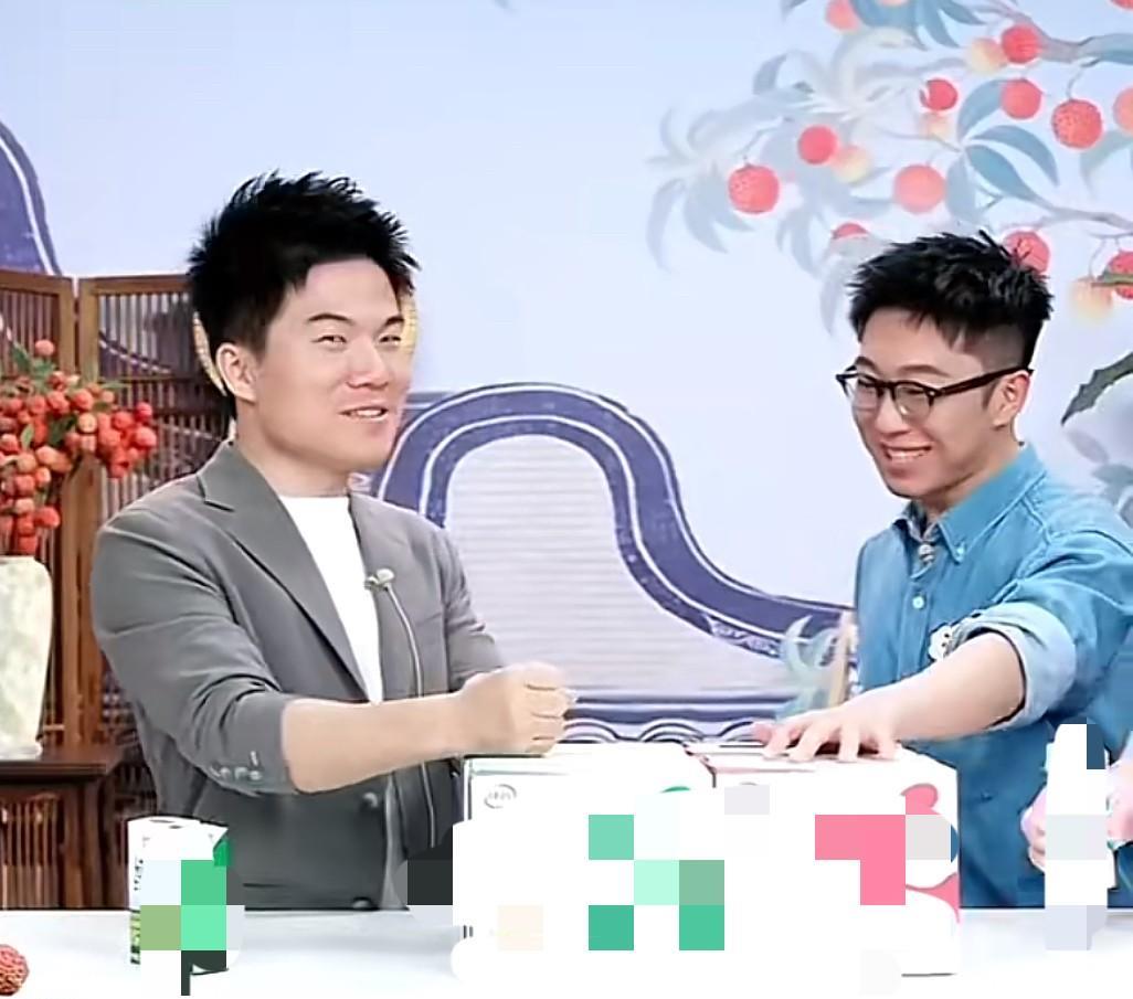 昨晚宇辉说6月份还有一次阅山河，问去哪，董如瓶守口如瓶，问老汉森，老汉森说虽然知