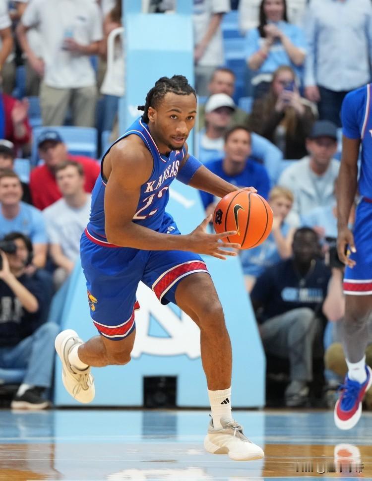 独行侠的未来，准状元彼得森在NCAA场均21.5分不输弗拉格!众所周知，明年