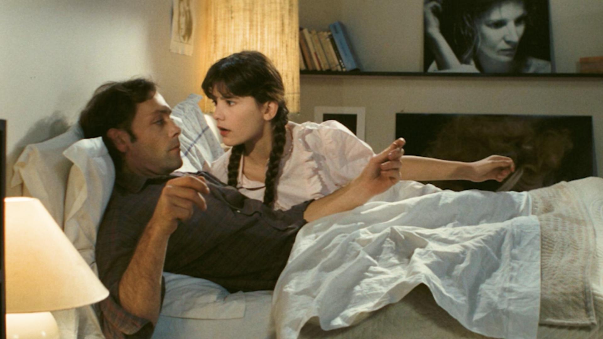 母亲意外离世，女儿毅然爱上继父：悬疑惊悚片推荐