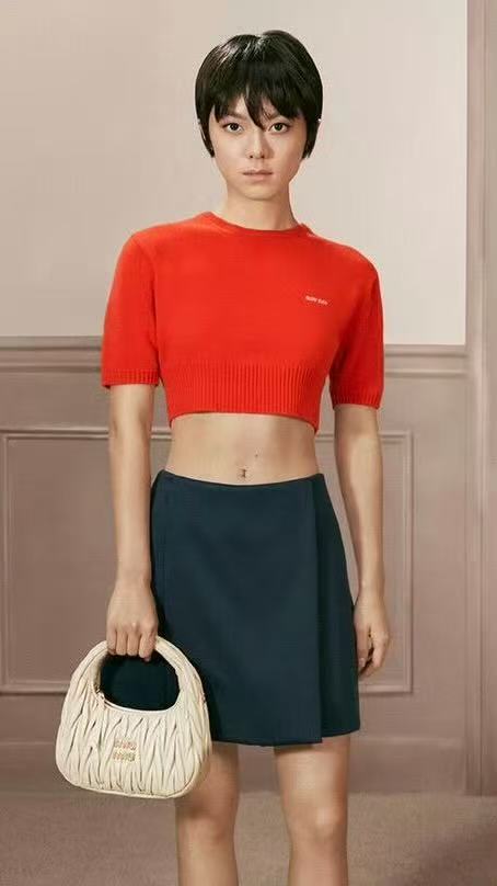 miumiu镜头下的赵今麦miumiu拍的赵今麦miumiu到底何意味，把赵今