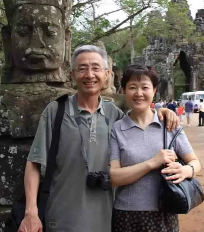 2021年，“网红教授”戴建业在进行讲座时，突然有个听众理直气壮地质问他：“我承