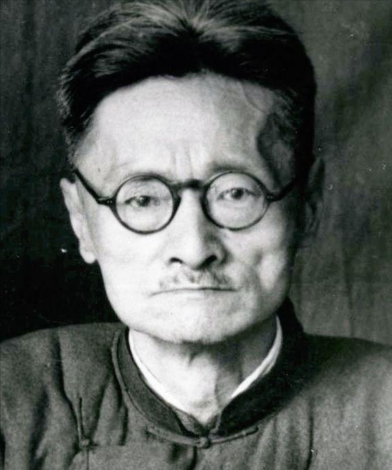 1928年，蒋介石到安徽大学视察，与时任安徽大学校长刘文典吵架，蒋介石狠狠打了刘