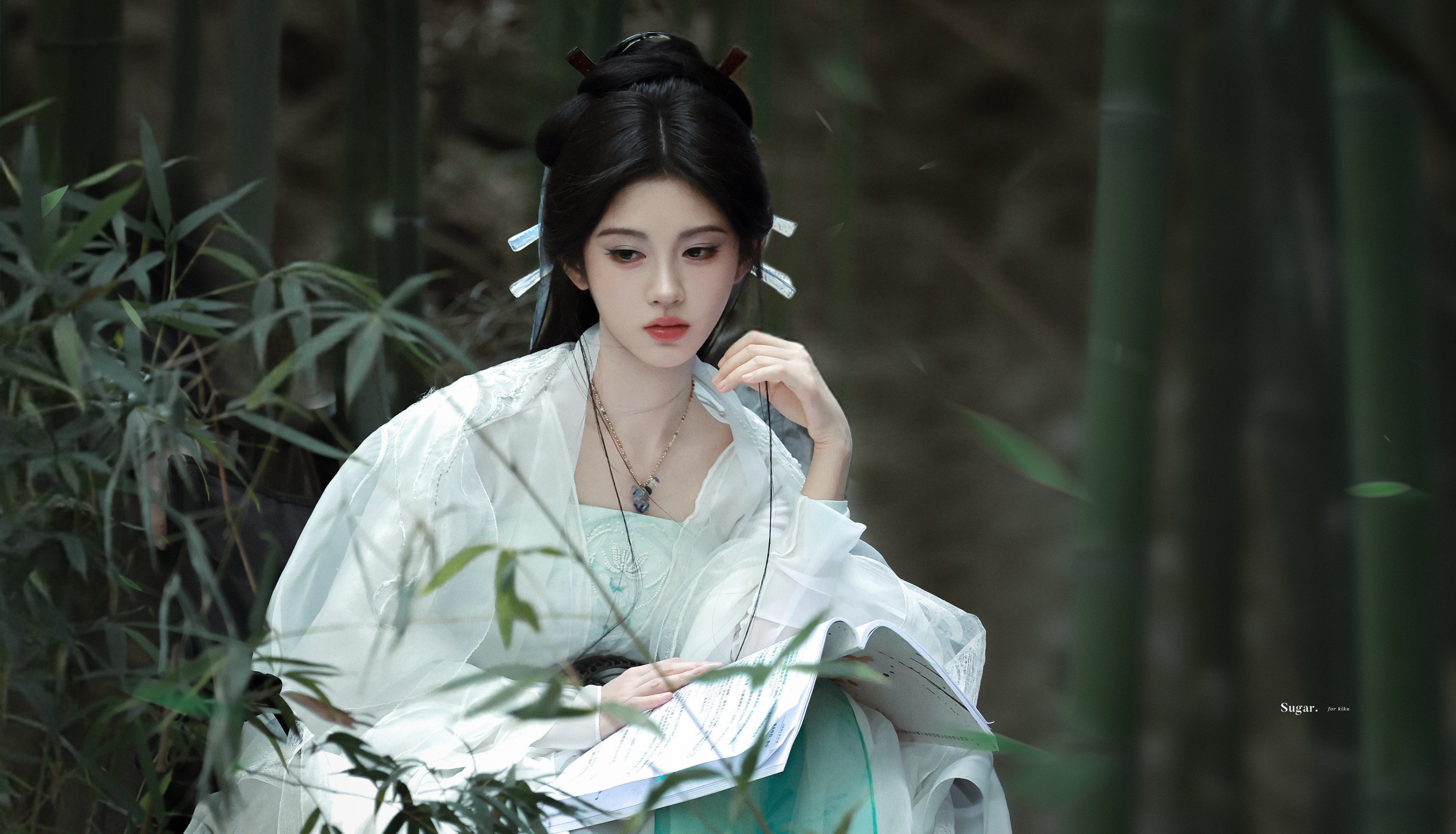 鞠婧祎《来战》之阿黛饭拍路透，美得很权威～​​​